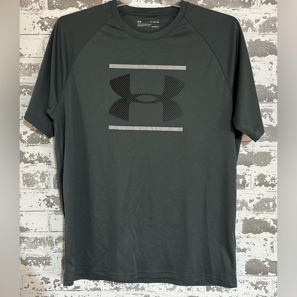 Under Armour Men's Gray T-Shirt